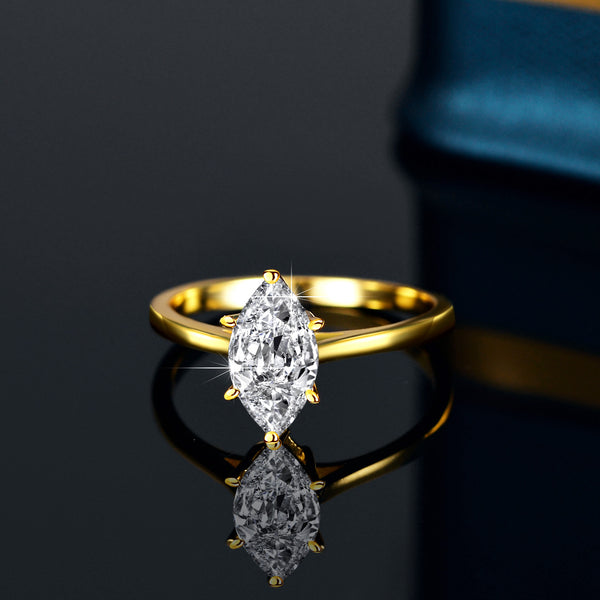 'NOVA KISS' MOISSANITE RING