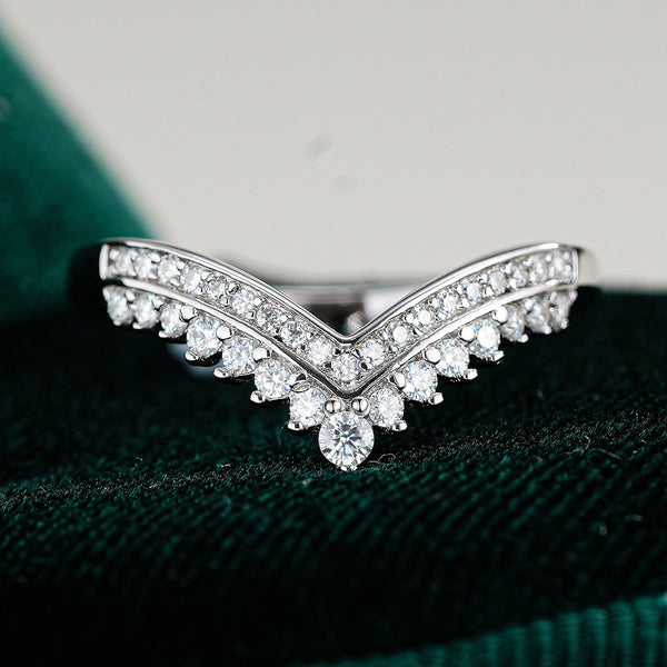 'LUXE TIARA‘ MOISSANITE RING