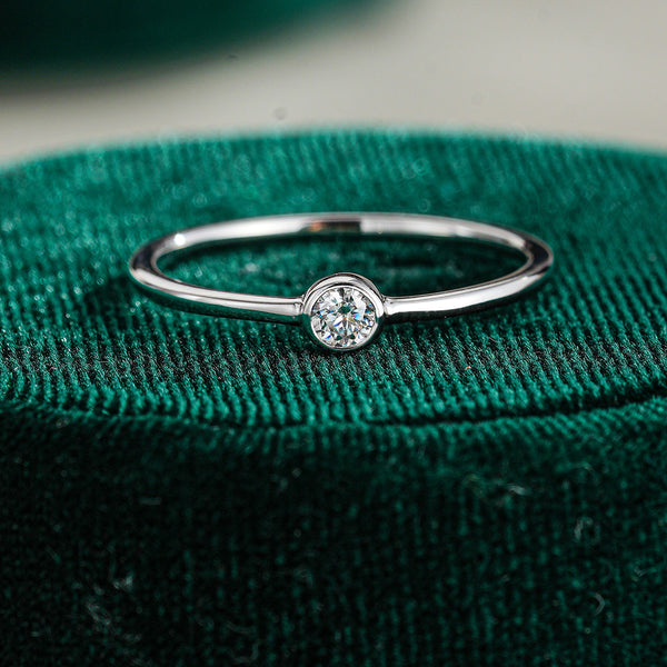 'BELLY'S' MOISSANITE RING